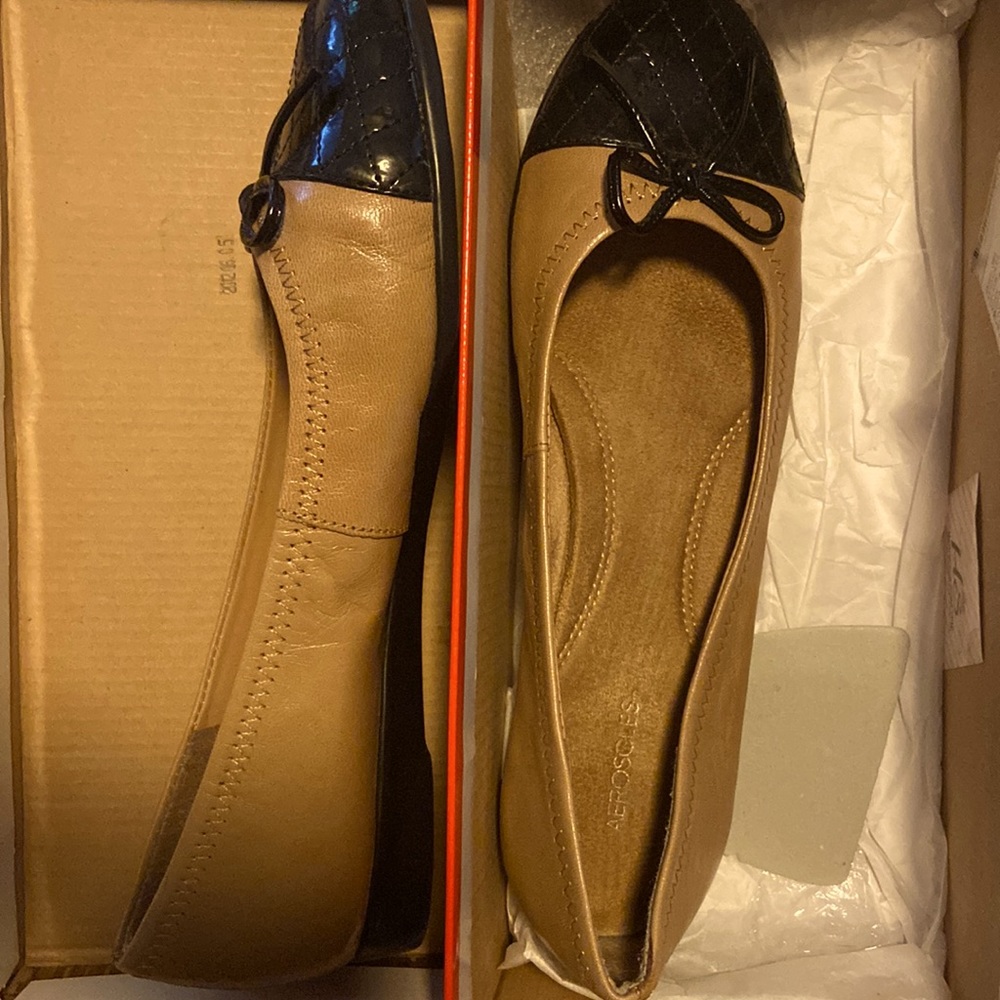 Never worn Aerosoles flats size 9.
